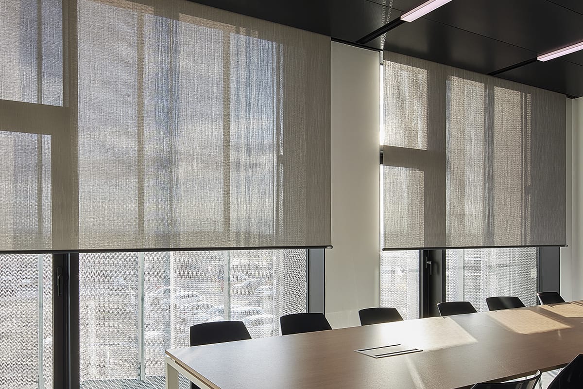 Tende a rullo a scomparsa Resstende nel nuovo Headquarters Bonfiglioli a Bologna realizzate da Resstende