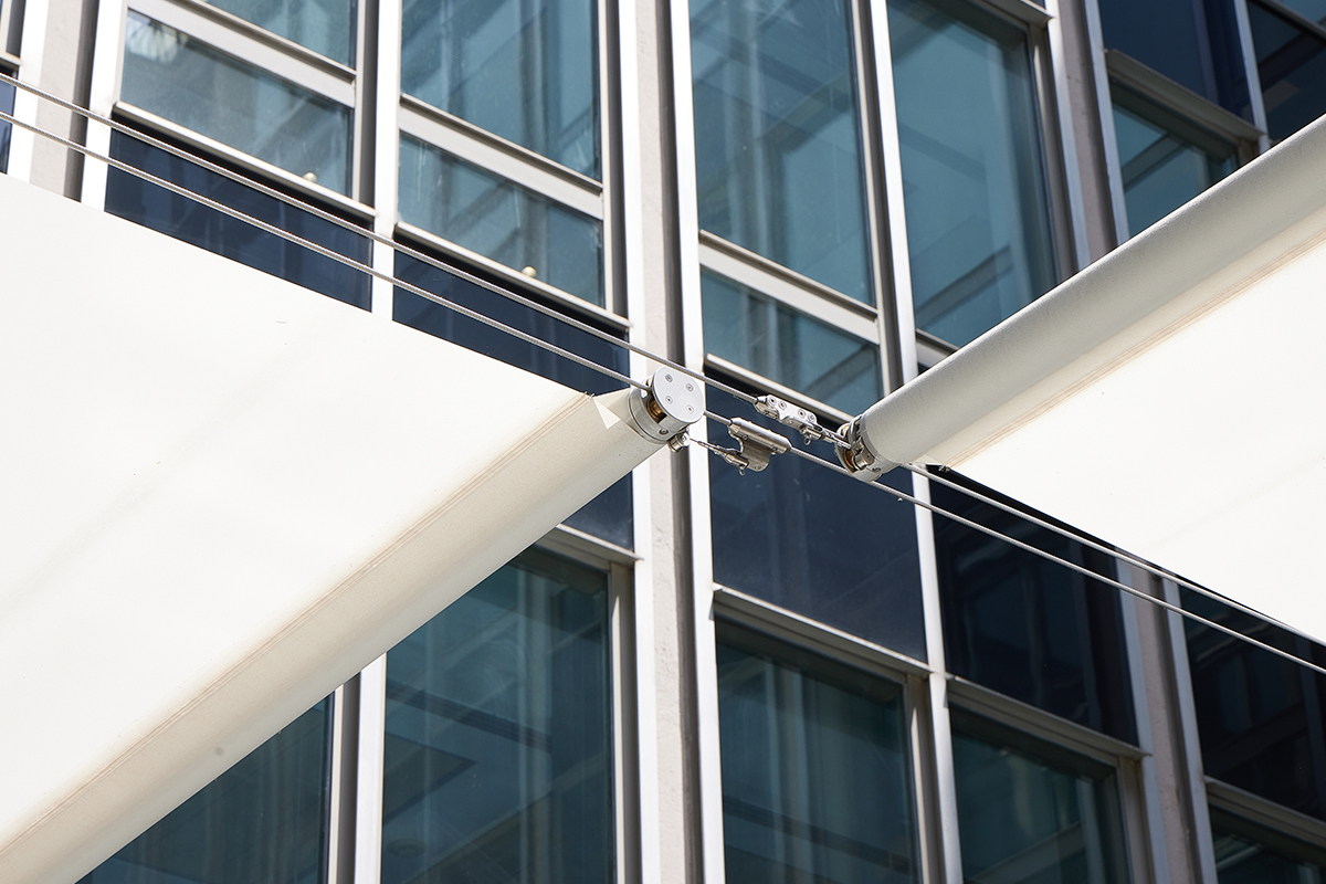 Dettaglio delle tende Resstende con tessuto filtrante Starscreen bianco 08015