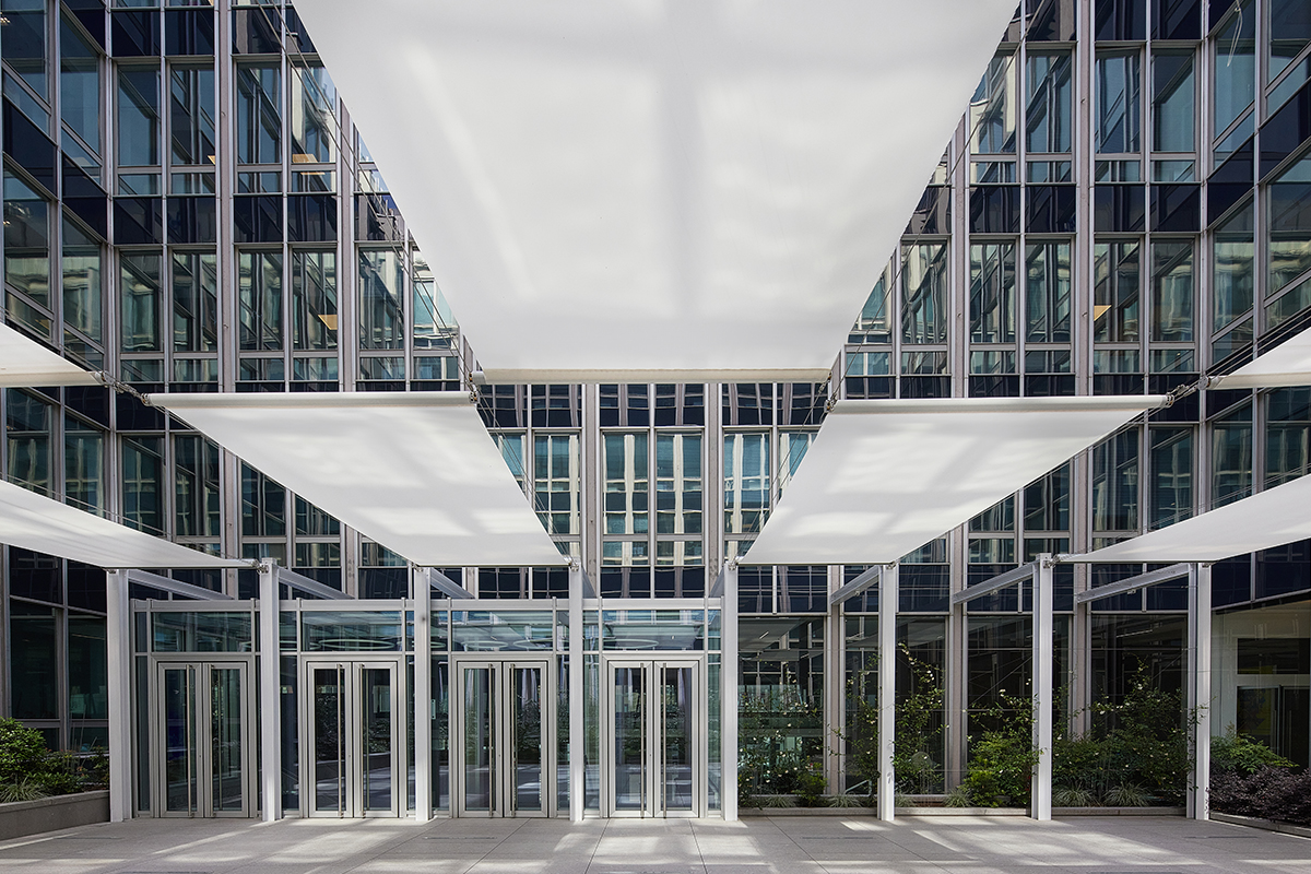 Schermature solari motorizzate per il restyling della sede di Assolombarda a Milano