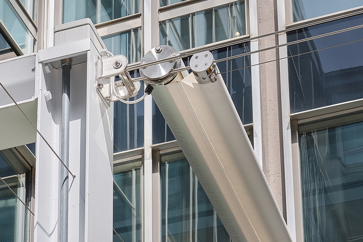 Meccanismo delle tende a rullo dal design minimo, di colore bianco