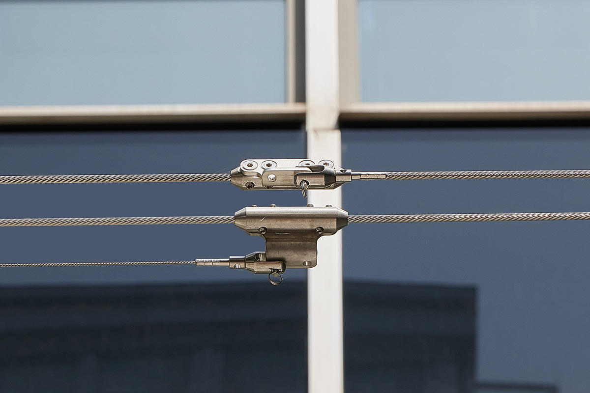 Gancio che sostiene le schermature solari Resstende